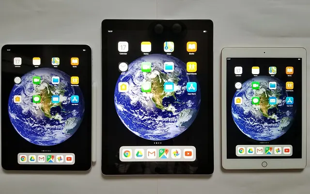Tre iPad-nettbrett i ulike størrelser